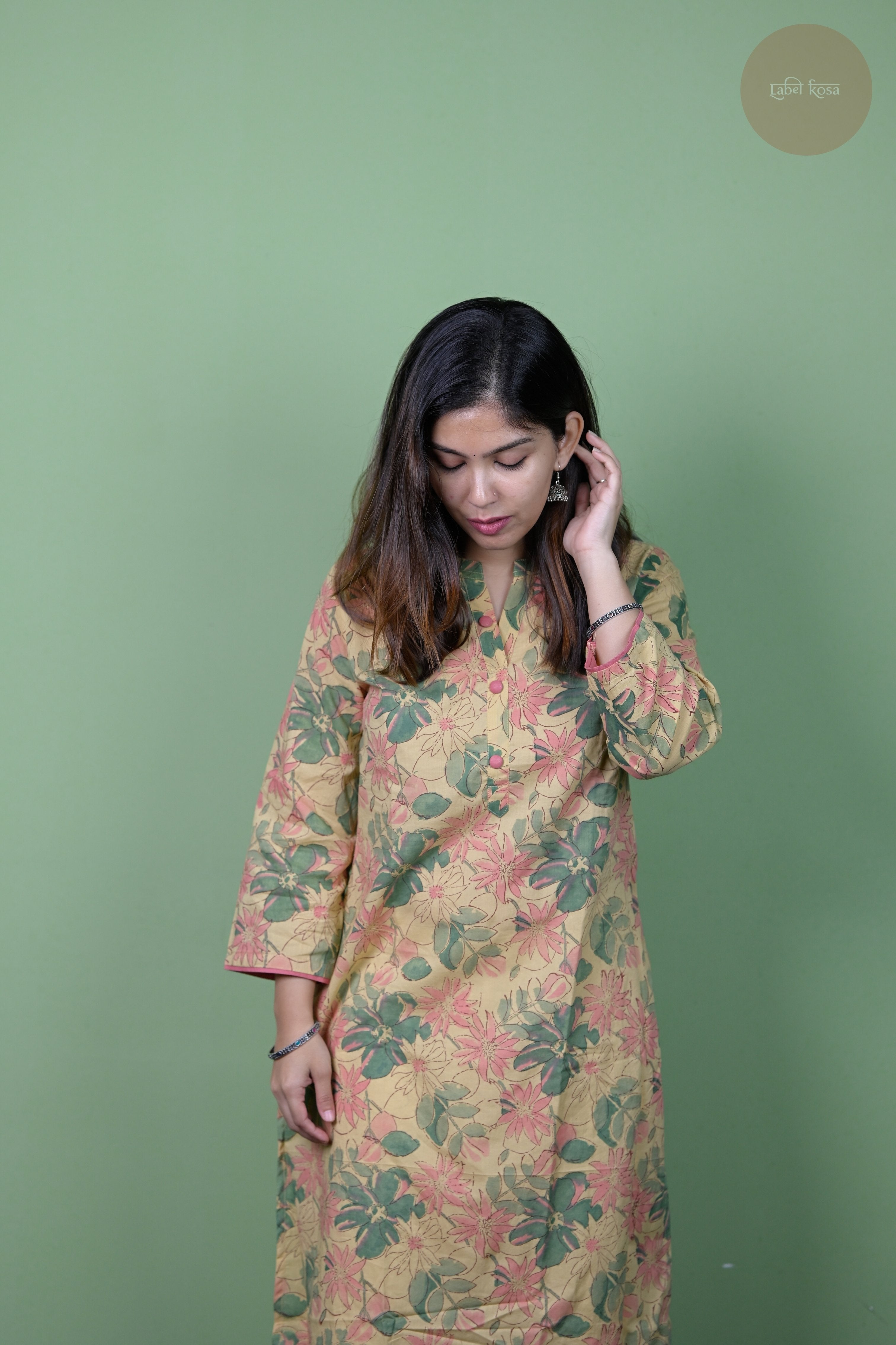 Niram - Handblock Beige Floral Kurti